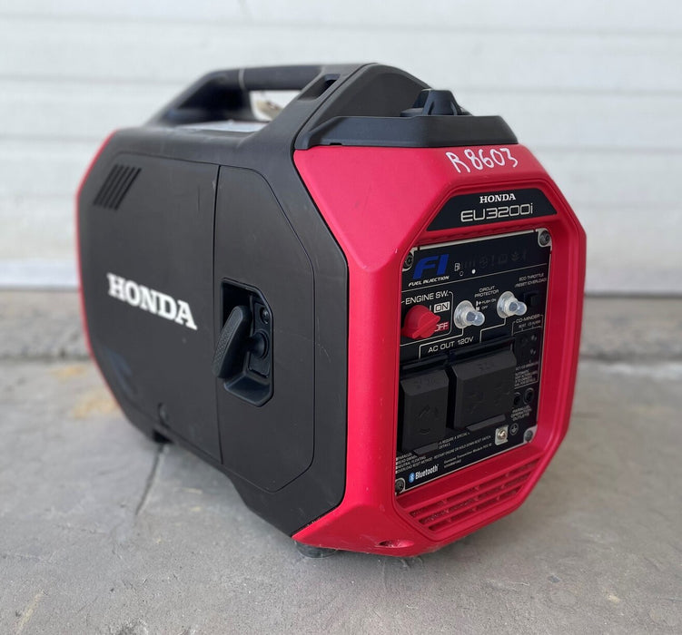 Generator - 3000 Watt, Inverter, Super Quiet (2)