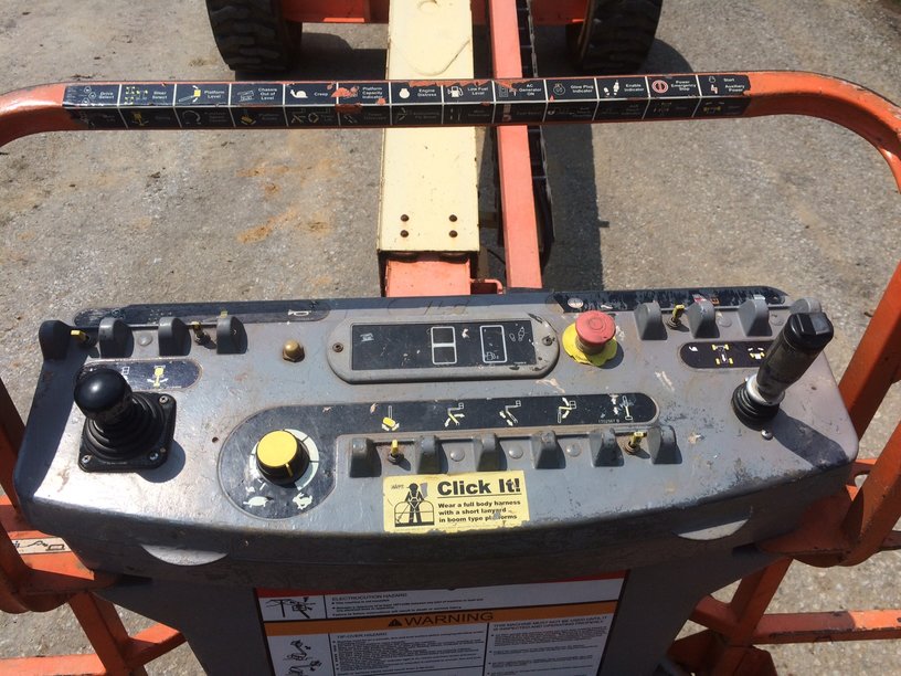 Used 2006 JLG 60' Straight Boom Lift (2)