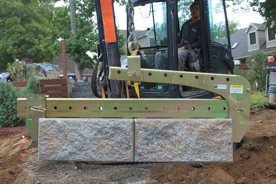 Block and Stone Lifter. Paver Lifter 850lb Capacity (2)