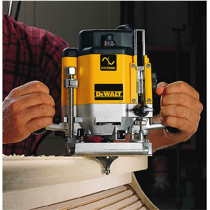 3 HP (maximum motor HP) EVS Plunge Router
