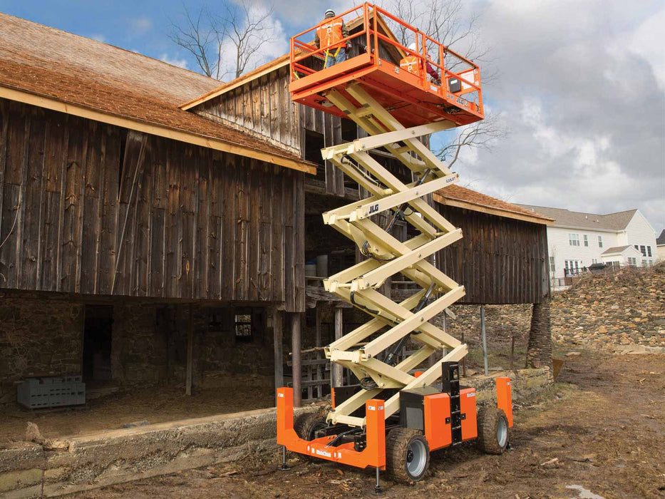 53' JLG Rough Terrain Scissors Lift (3)