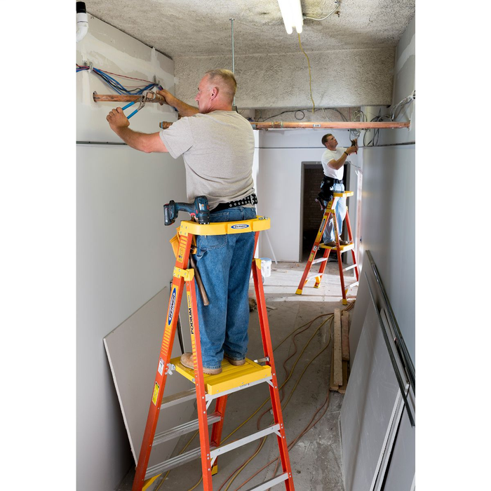 PD6204 Type IA Fiberglass Podium Ladder