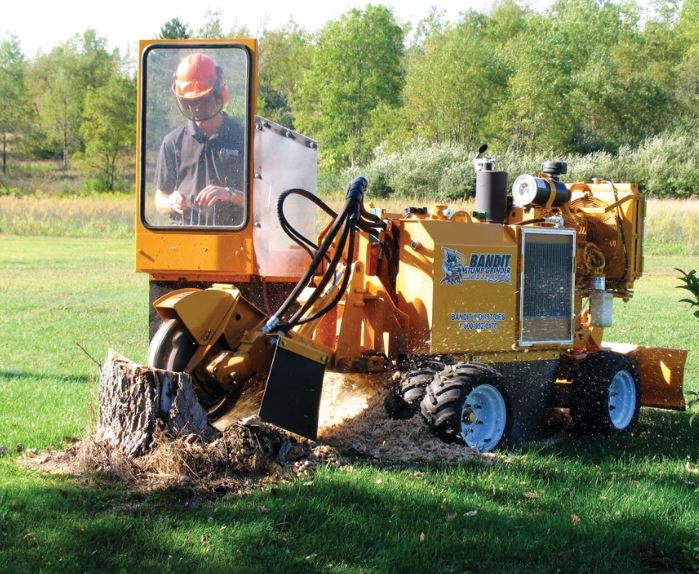 .Bandit 2250XP stump grinder 44 HP Diesel 4x4 w/ grade blade (0)