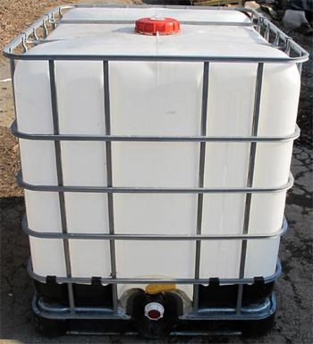 275 Gal Water Tank Rental with Garden Hose Fitting (0)