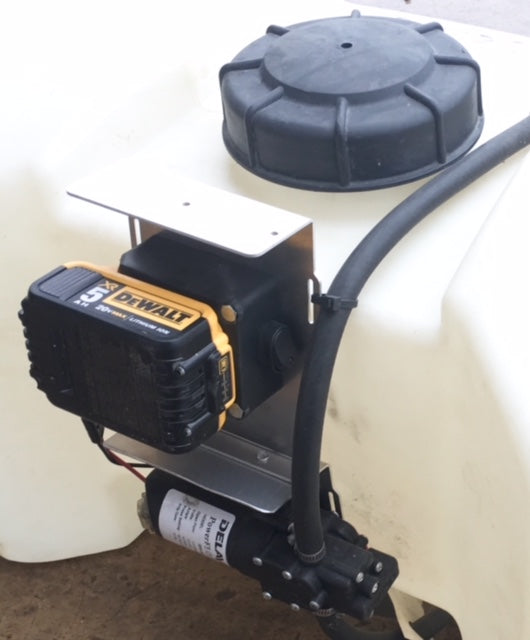 15 Gal Portable Water Tank with 20V DeWalt Battery (3)