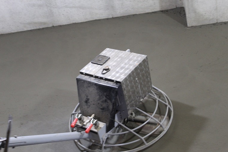 E-Trowel 36" Battery Powered Trowel Concrete Finishing Machine (3)