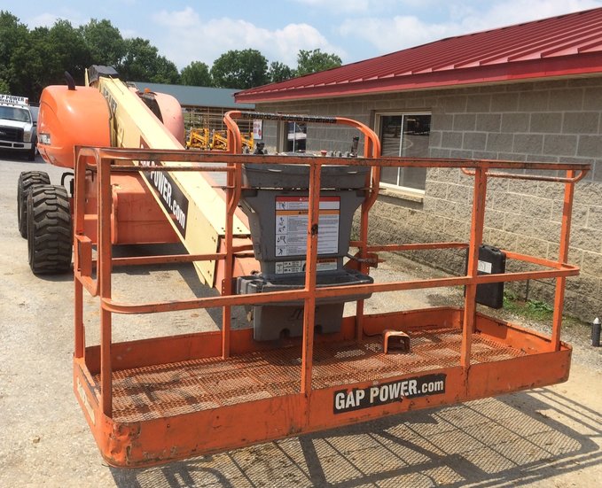 Used 2006 JLG 60' Straight Boom Lift (1)