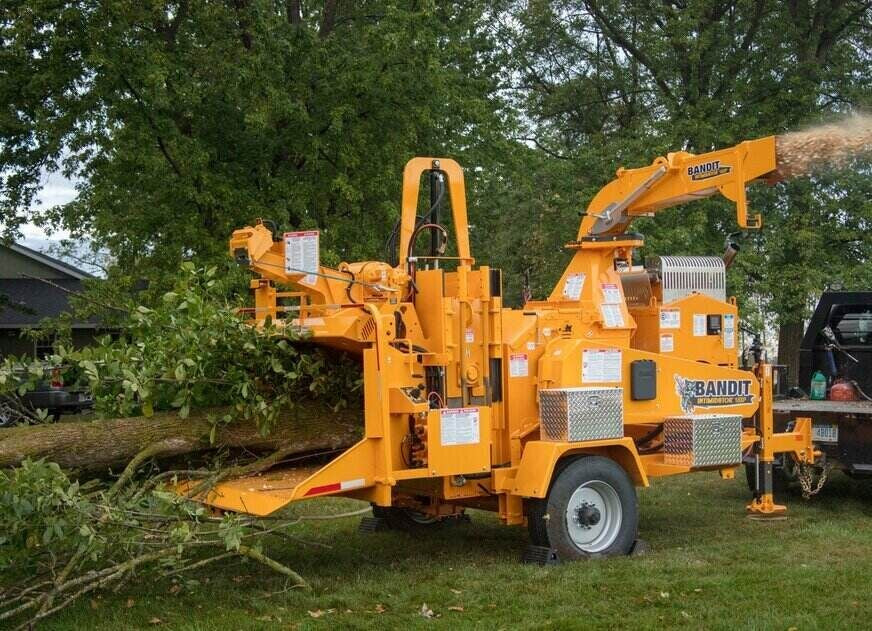 Wood Chipper 4"-15" Material Suggested. 18 inch Capacity (0)